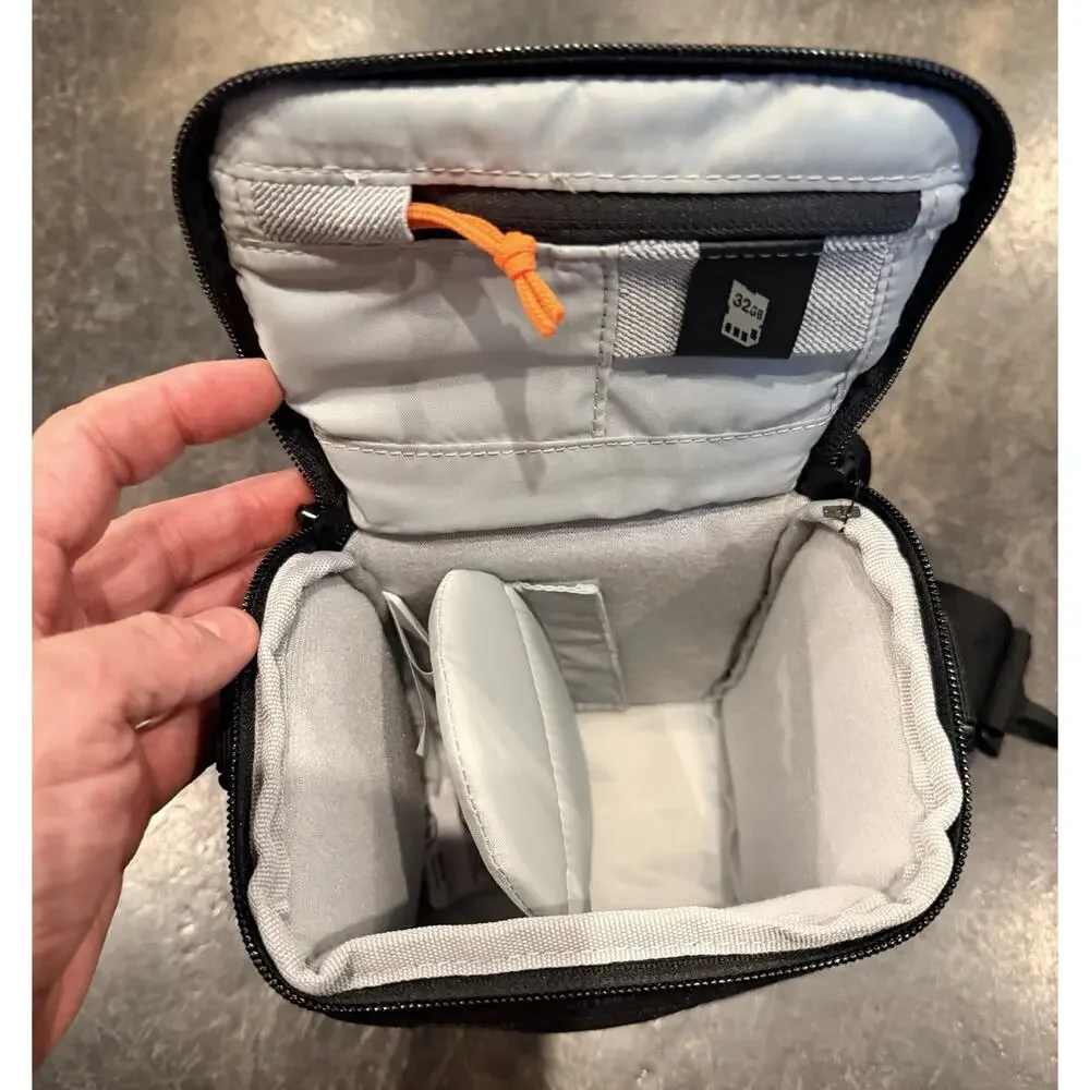 New! Lowepro Adventura Camera Carrying Bag SH 120 II BLACK